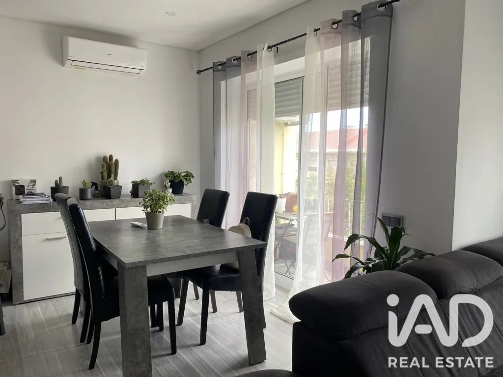 Sala da pranzo - Renovated Apartment with Balcony in Setúbal