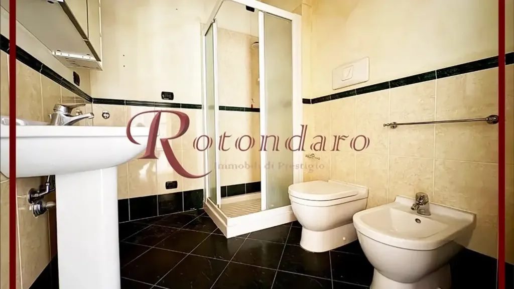 Vannitoad - Mansarded Flat with Balcony in Milan