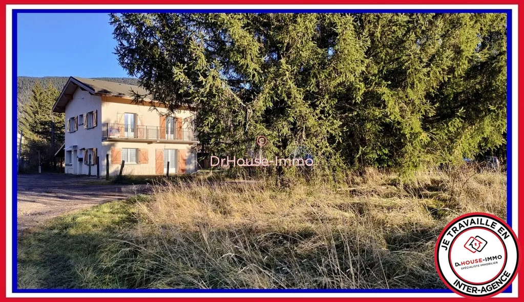 Extérieur - Maison Rénovée avec Terrain Arboré à Autrans