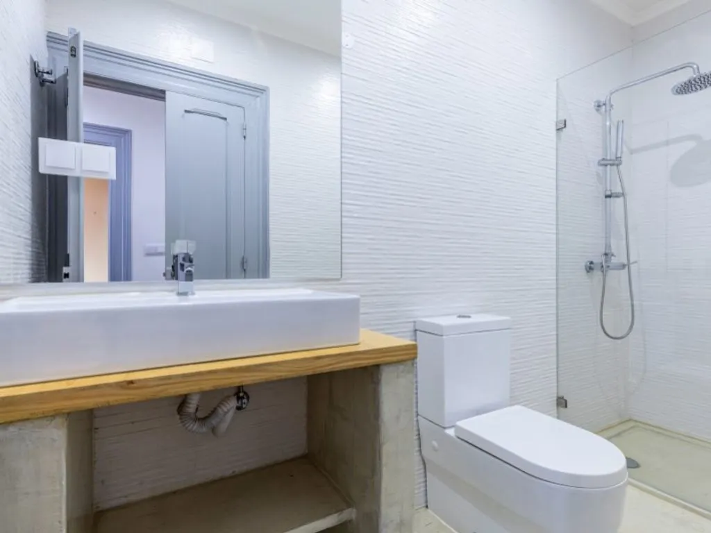 Salles de bain - 3-Bedroom Flat with Metro Access in Entrecampos