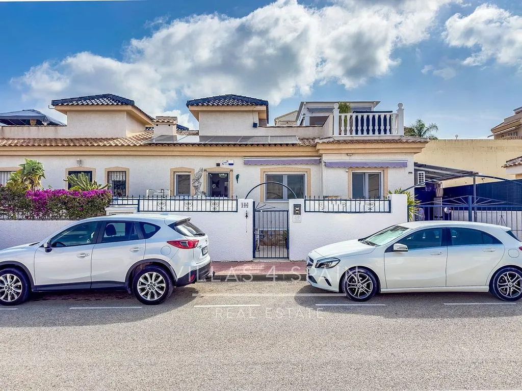 Välivaade - Three-Bedroom House with Pool in Ciudad Quesada
