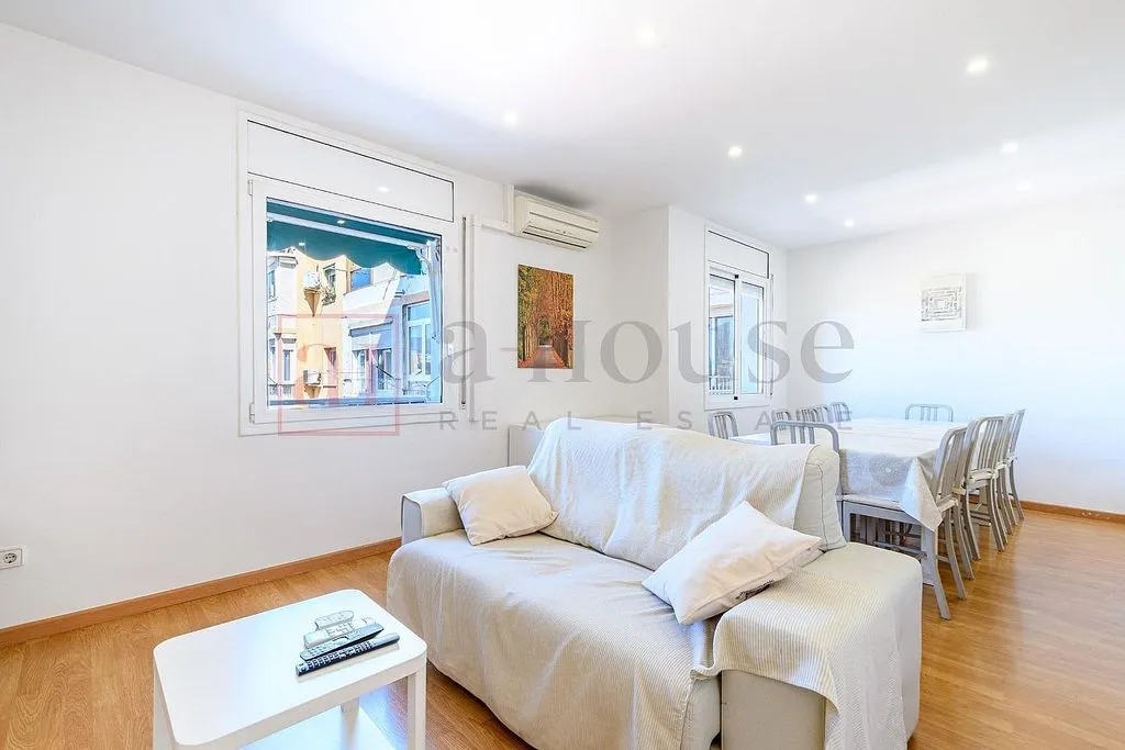 Elutuba - Luxury Flat with Northwest Views in El Clot, Barcelona
