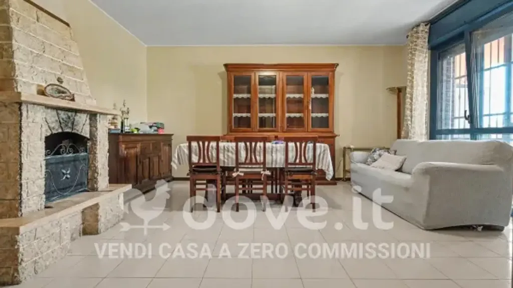 Soggiorno - Rusticated Apartment with Balcony in Ponte San Pietro