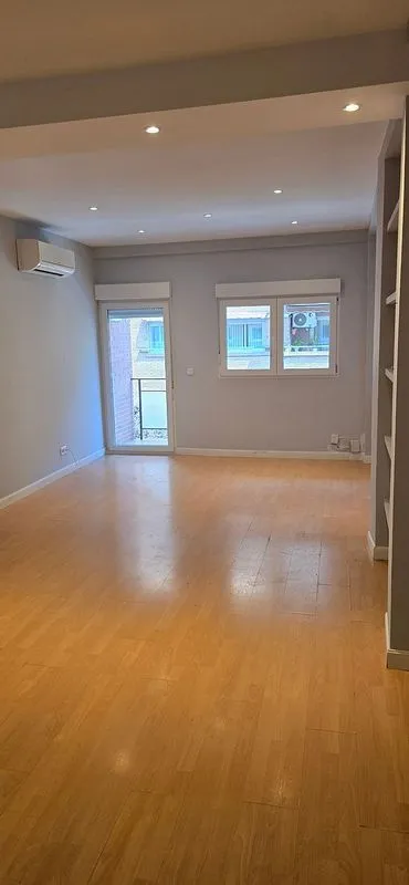 Séjour - 2-Bedroom Flat with Balcony in Chamartín