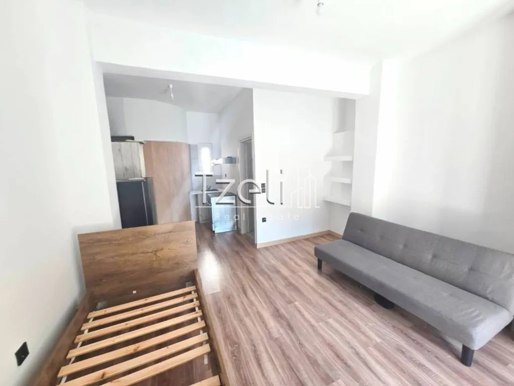 Magamistoad - Renovated Studio with Balcony in Patras Centre