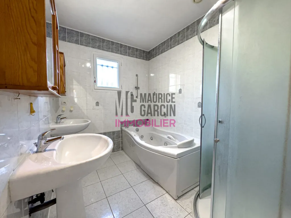 Bagni - Spacious Villa with Garden in Carpentras