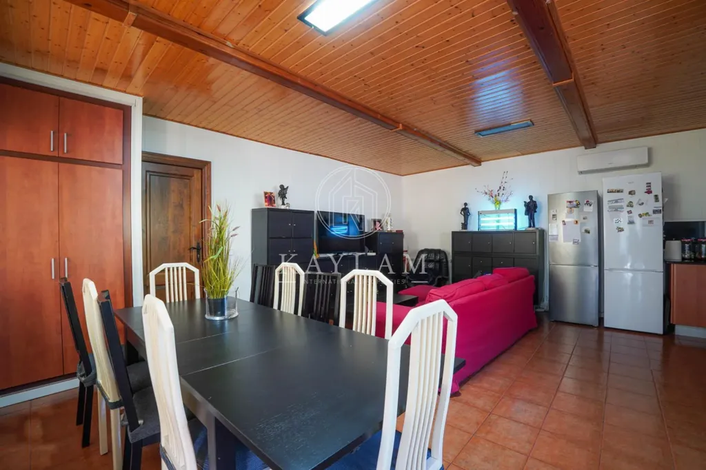 Söögituba - Rustic Chalet with Pool in Canyelles