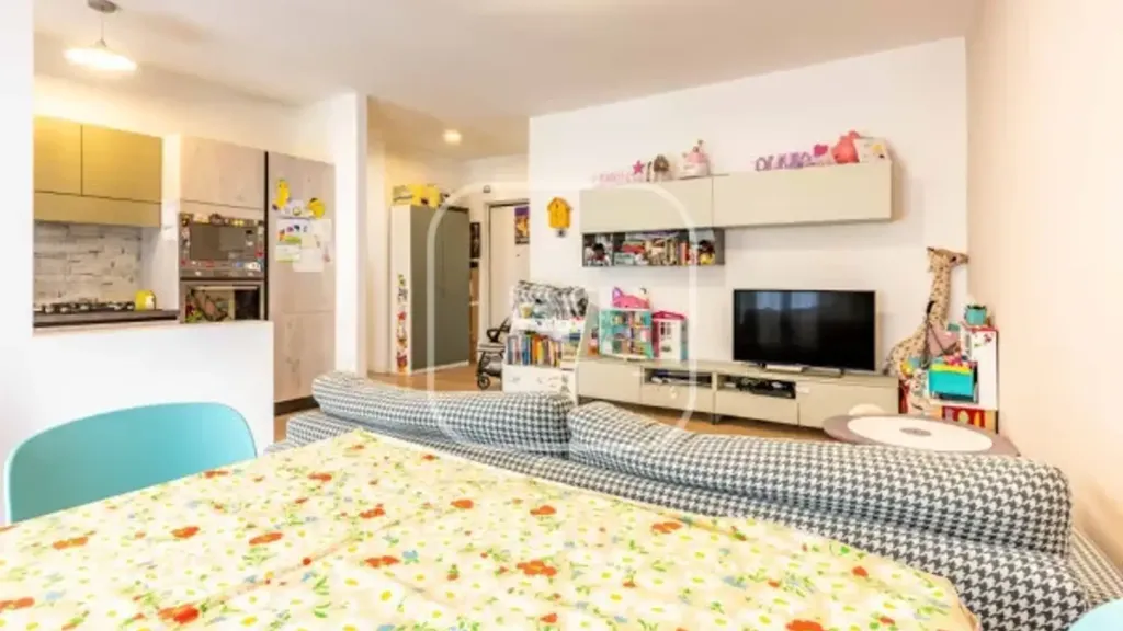 Elutuba - Apartment with Balcony in Cinecittà, Rome