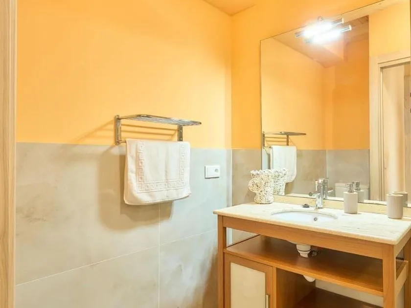 Salles de bain - Rustic Chalet with Pool in Santiz