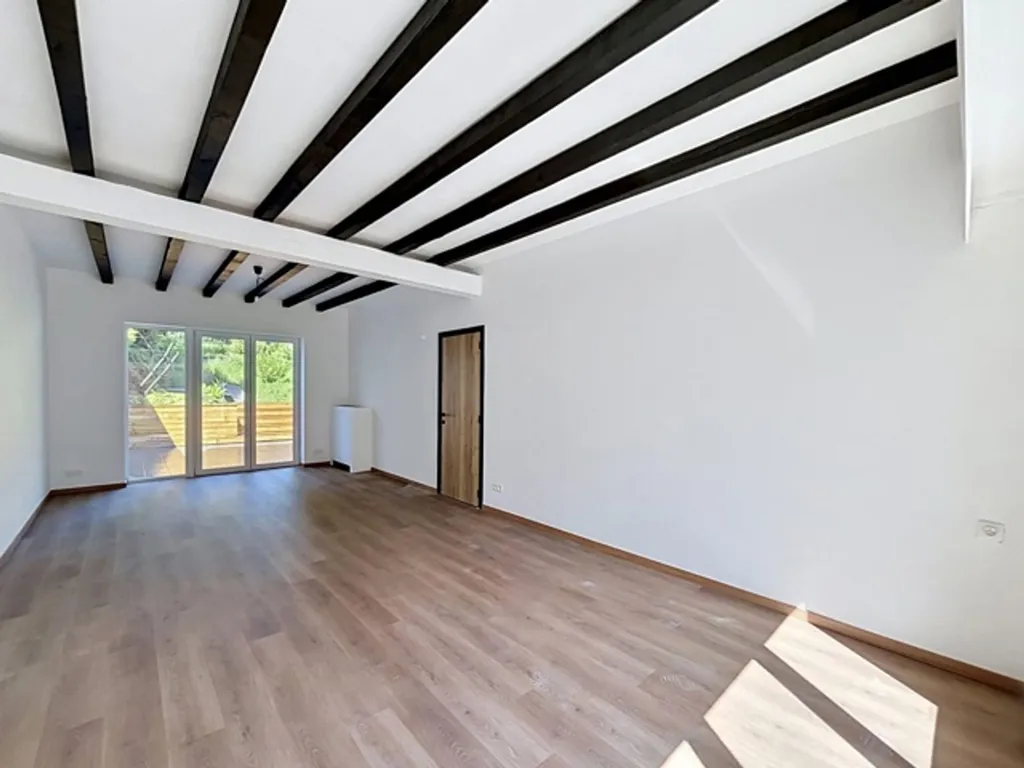 Pièces - Maison de Bel Étage avec Terrasse et Jardin à l'Ouest