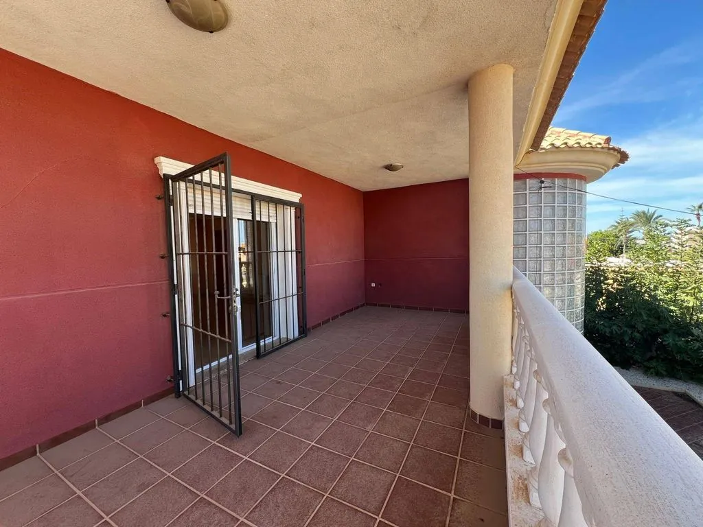 Balcon - Luxury Villa with Pool in Torrevieja