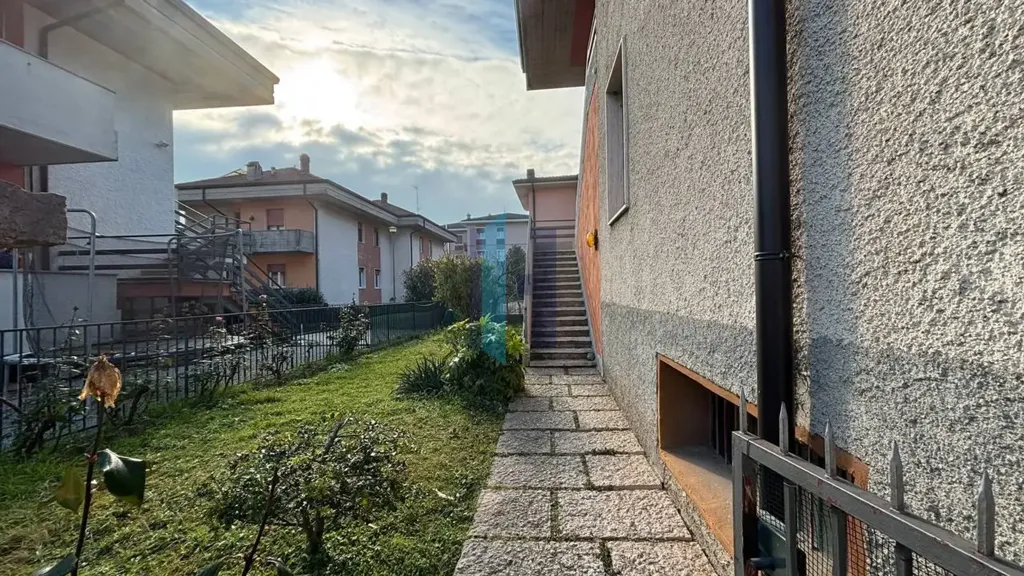 Jardin - Trilocale with Garden in Botticino