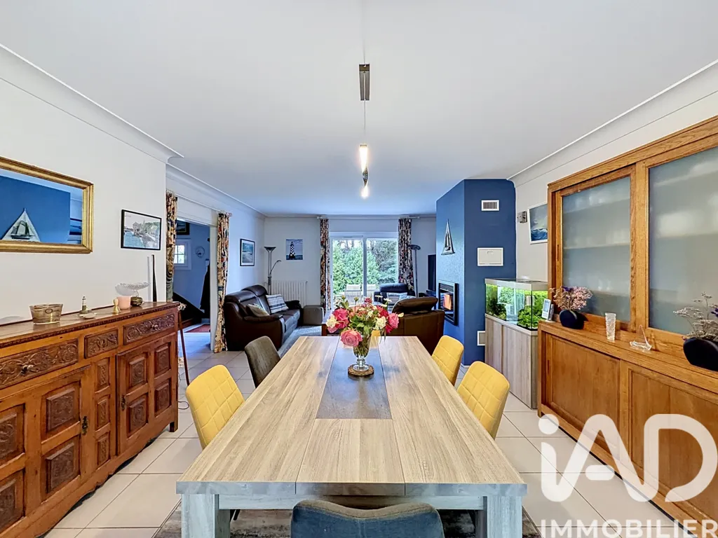 Salle à manger - Maison Traditionnelle avec Jardin à Plomeur