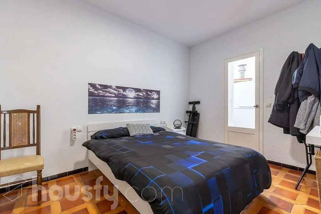 Bedrooms - Apartment with Balcony in Santa Bàrbara