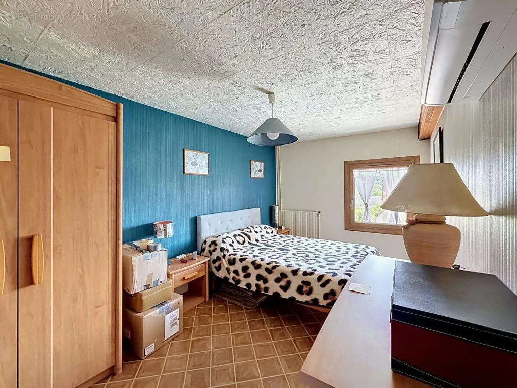 Magamistoad - Triplex with Courtyard in Grigny Centre