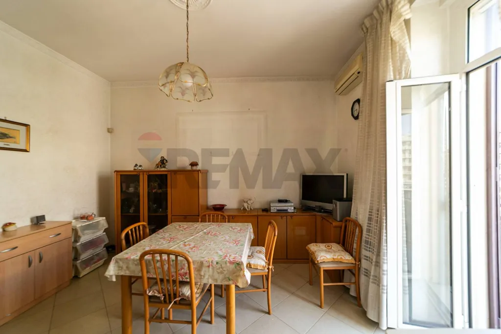 Salle à manger - Bright 3-Bedroom Apartment in Bari Centre