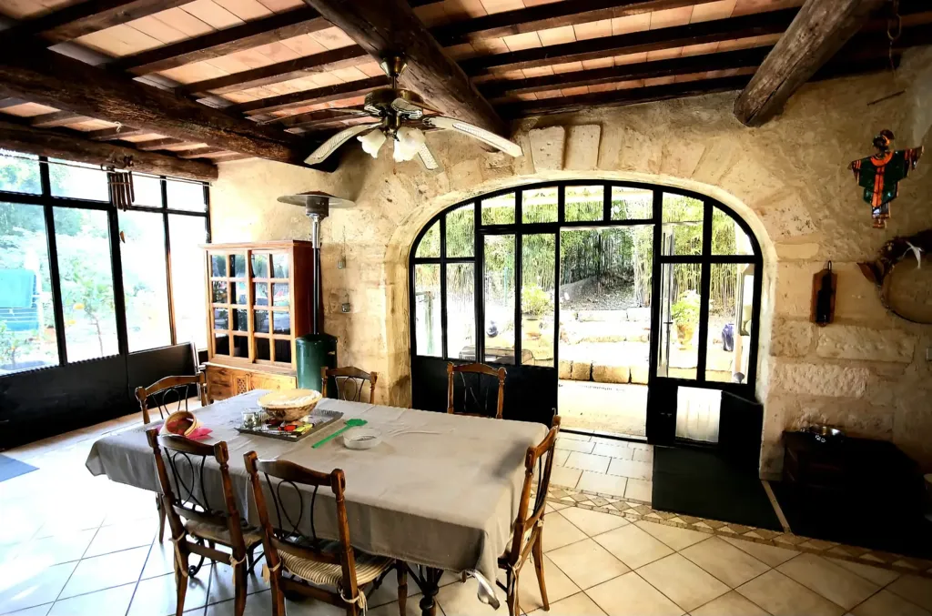 Söögituba - Luxury House with Pool in Nîmes, Occitanie