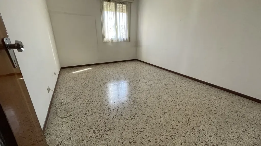 Pièces - Spacious Apartment with Balcony in Modena