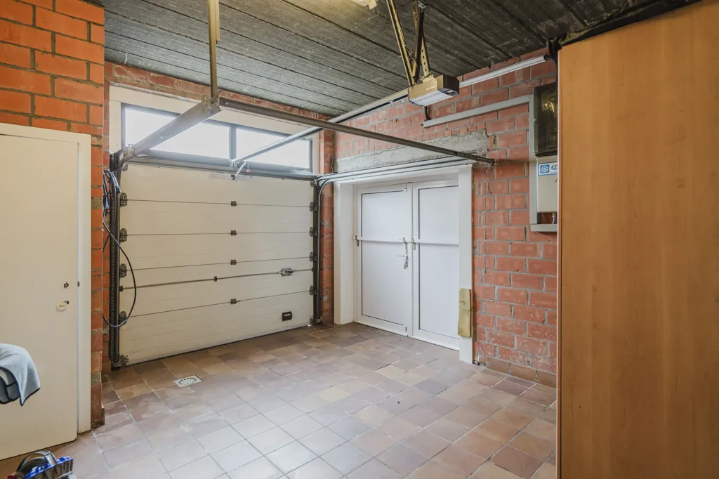 Garage - Commercial Property with Residential Unit in Wervik