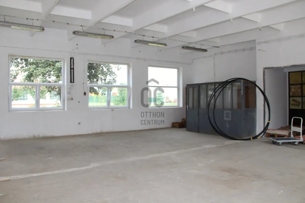 Pièces - Commercial Space with Utilities in Keszthely