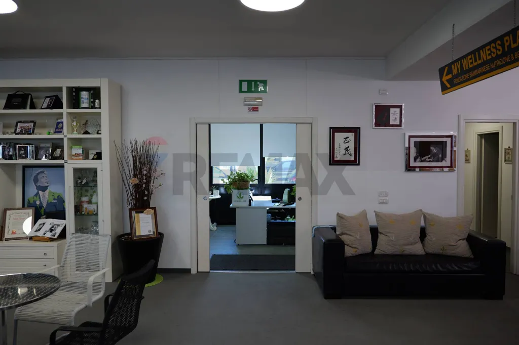Office - Professional Space with Parking in Rovereta
