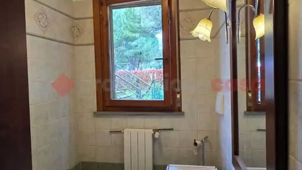 Salles de bain - Duplex Apartment with Garden in Arezzo