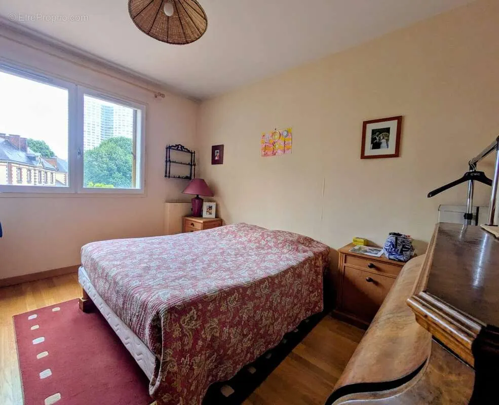Bedrooms - Apartment with Balcony in Rennes