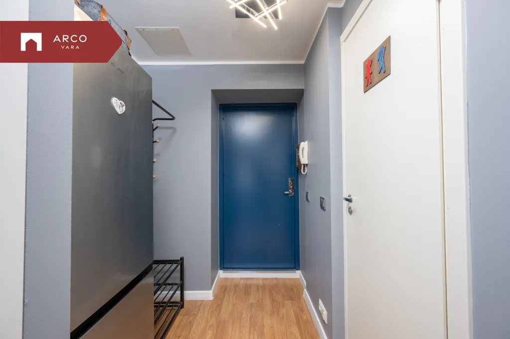 hallway_entrance