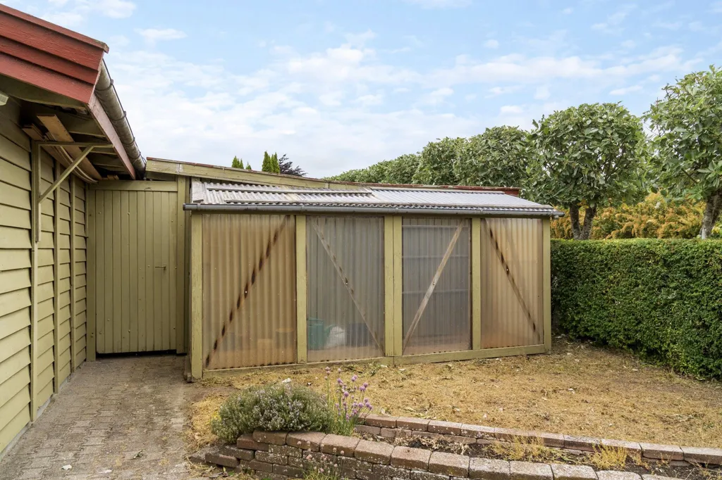 Jardin - 1979 Summerhouse with Garden in Bogø By