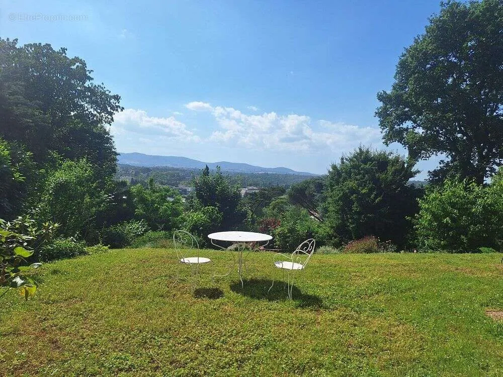 Jardin - Villa d'Architecte avec Vue sur les Monts du Lyonnais à Lyon-5e