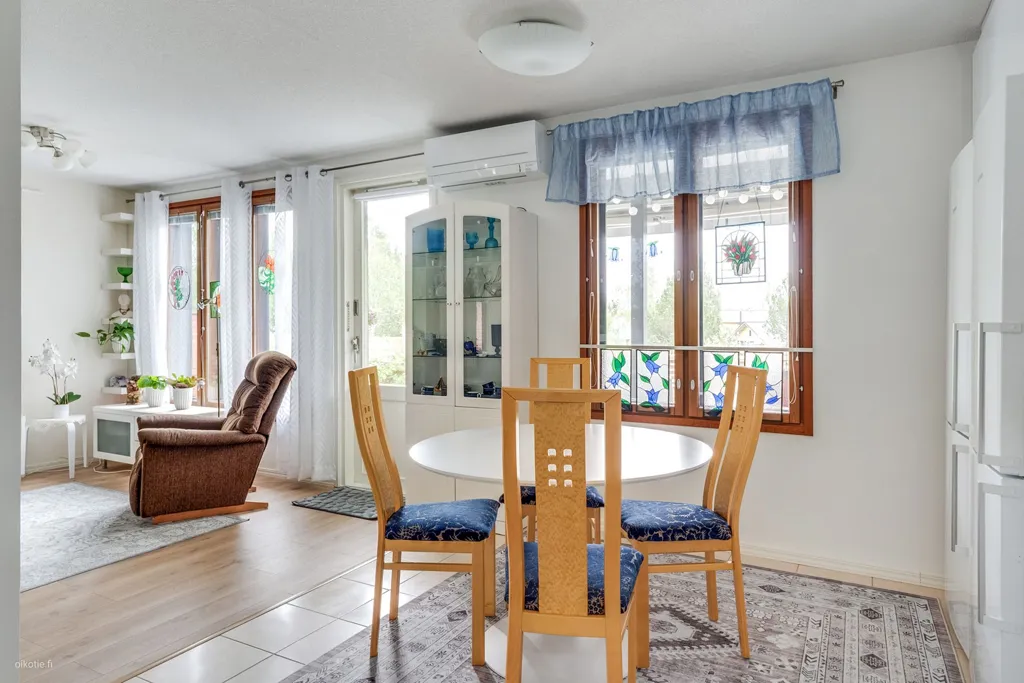 Salle à manger - Modern Bungalow with Garden in Lempäälä