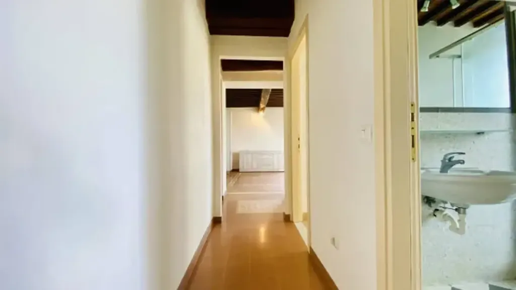 hallway_entrance