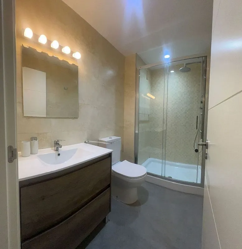 Bathrooms - Apartment with Pool in Calle Camelia