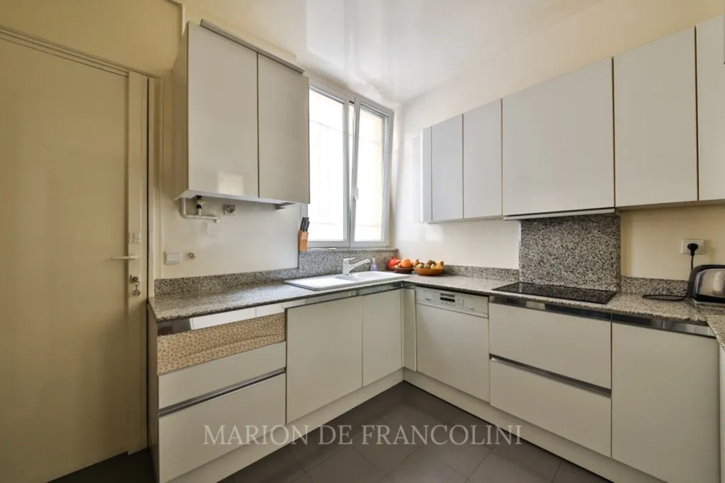 Kitchen - Haussmannian Apartment with Parking in Ternes