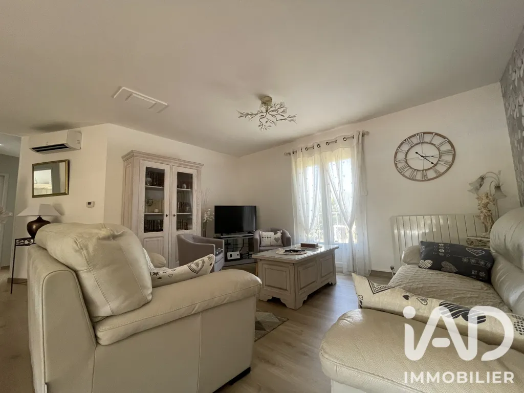 Séjour - Villa Plein Pied avec Piscine à Trausse
