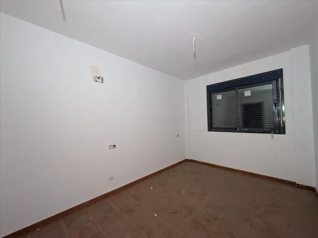 Pièces - Apartment Complex for Renovation in Deltebre