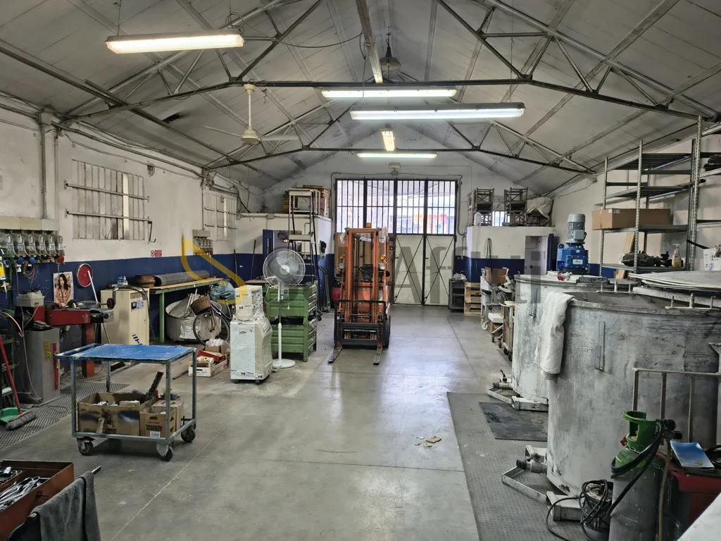 Toad - Artisan Warehouse with Parking in Central Sassuolo