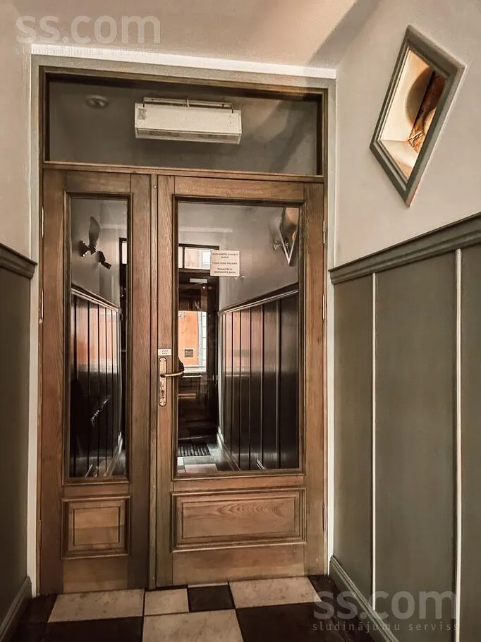 Entrée - Duplex Apartment with Historic Views in Riga Centre