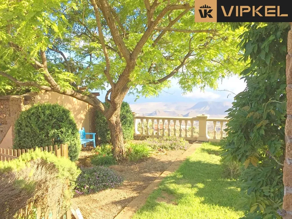 Giardino - Chalet with Panoramic Views in Arona