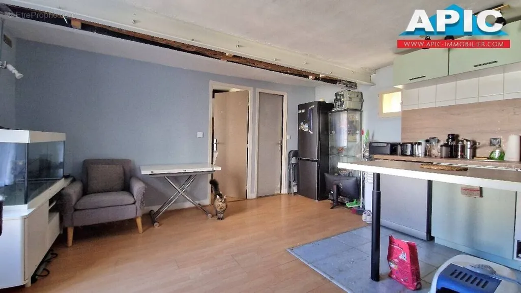 Köök - Charming 2-Bedroom Flat in Groslay