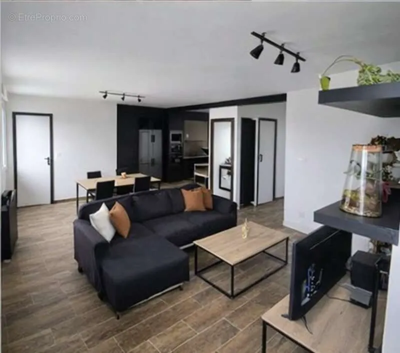 Elutuba - Renovated 5-Piece House with Pool Potential in Quiet Area