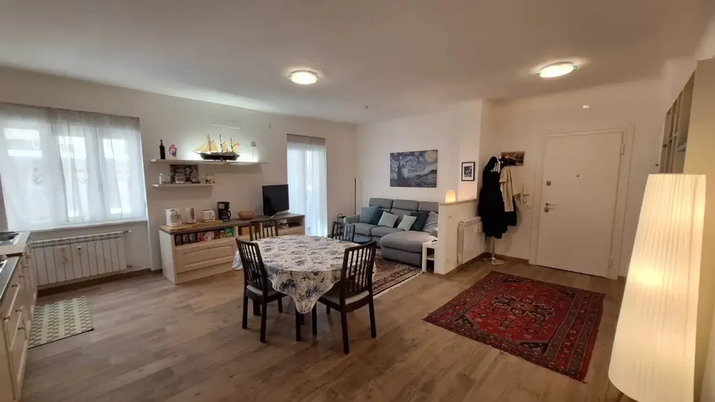 Elutuba - Elegant Triplex with Terrace in Trieste