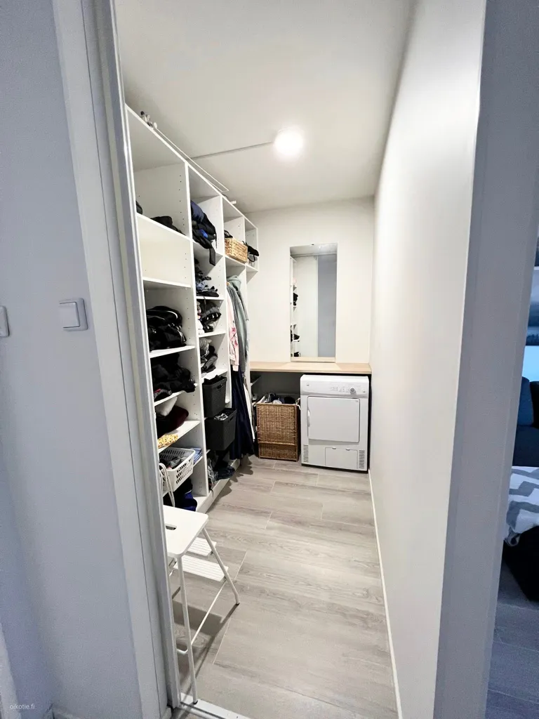Toad - Modern Flat with Walk-in Wardrobe in Raksila, Oulu