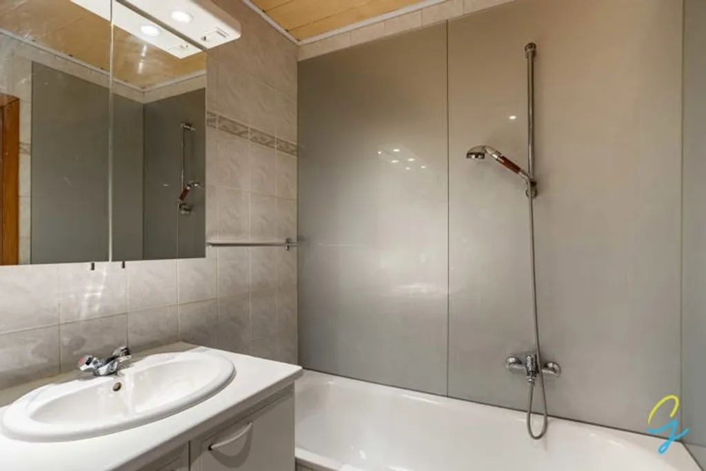 Salles de bain - Appartement Énergétique avec Terrasse à Orientation Sud-Est
