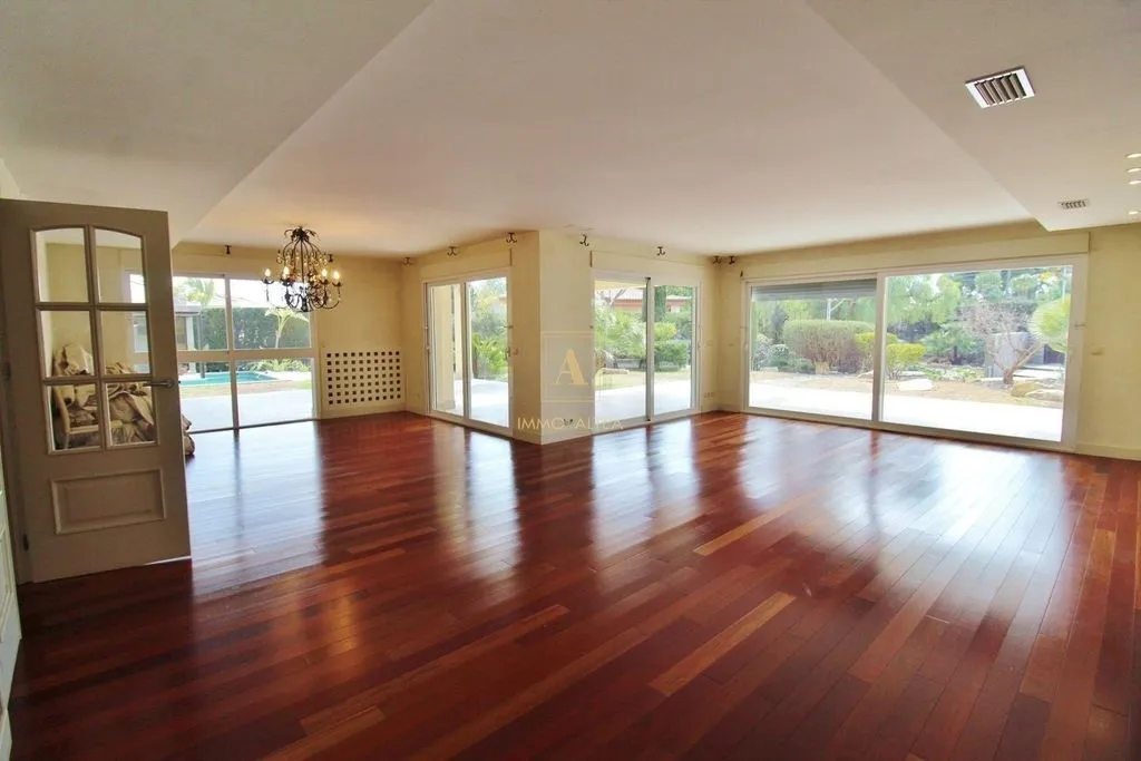 Elutuba - Luxury Villa with Private Pool in San Juan de Alicante