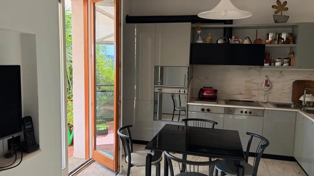 Cuisine - Apartment with Garden and Panoramic View in Ancona