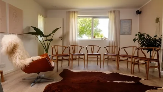 Elutuba - Office Space with Garden Access in Århus V