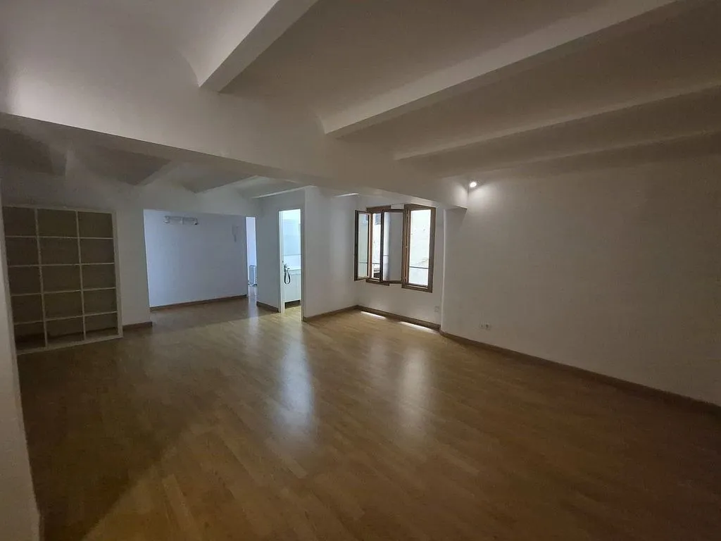 Toad - Office with Conversion Potential in Palma Centre