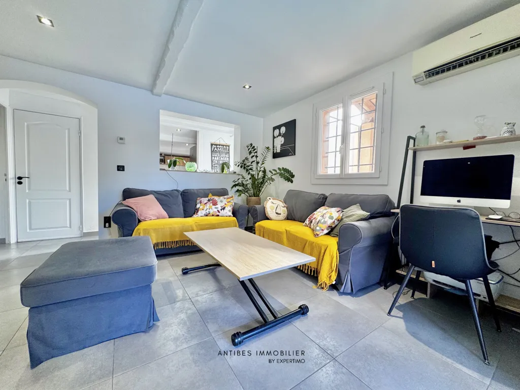 Séjour - Maison Individuelle avec Piscine à Mougins