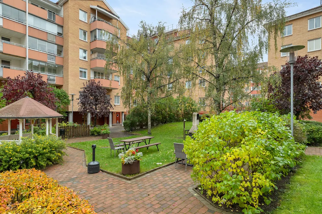 Jardin - Apartment with High Ceilings in Central Jakobsberg